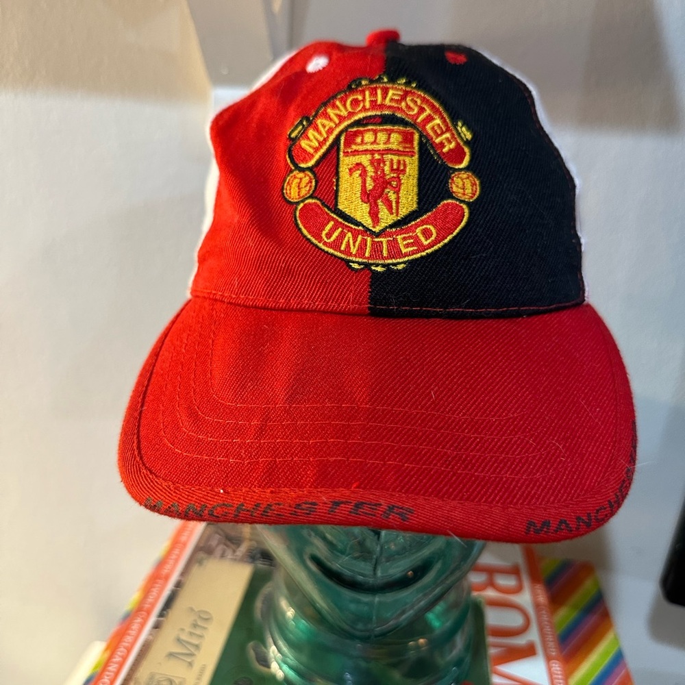 Manchester United Official Merchandise Adjustable Strapback Soccer Hat One‎ Size
